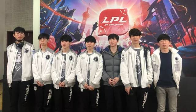 乔尼-布鲁姆：当我回来命中三分的时候，我拨通了上帝的电话4713.